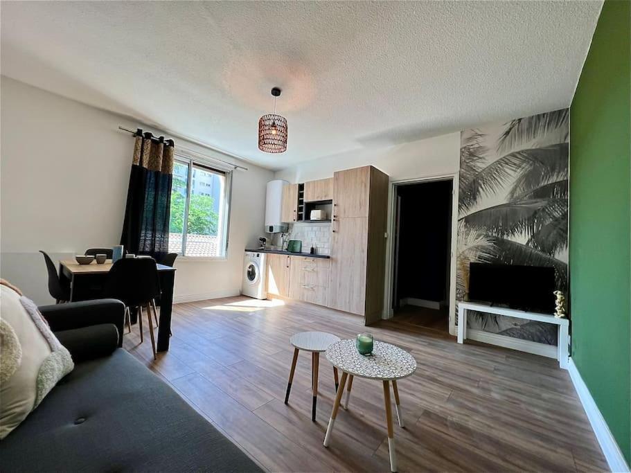 L Europe Apartment มงเตลิมาร์ ภายนอก รูปภาพ