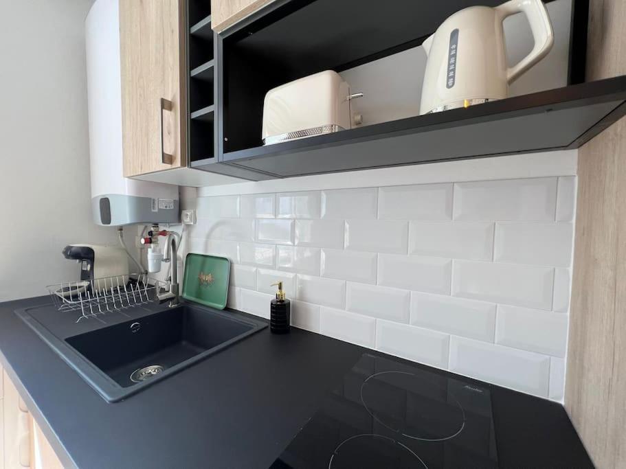 L Europe Apartment มงเตลิมาร์ ภายนอก รูปภาพ